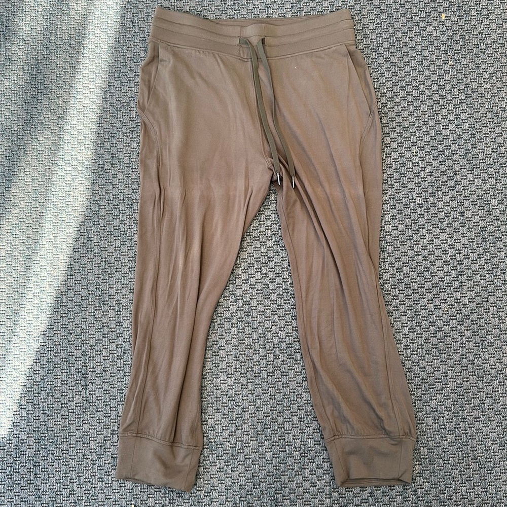 Lululemon Ready to Rulu Pants Olive Green Size 10 NWOT New